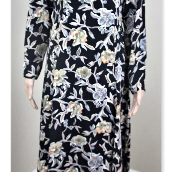 Maxi - Picture 4 of 7